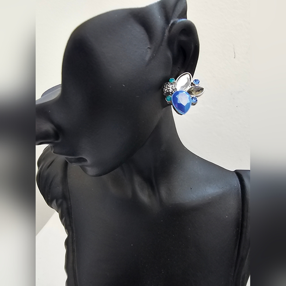 Elegant Luxury vintage blue  green rhinestone earrings  silver-tone hardware